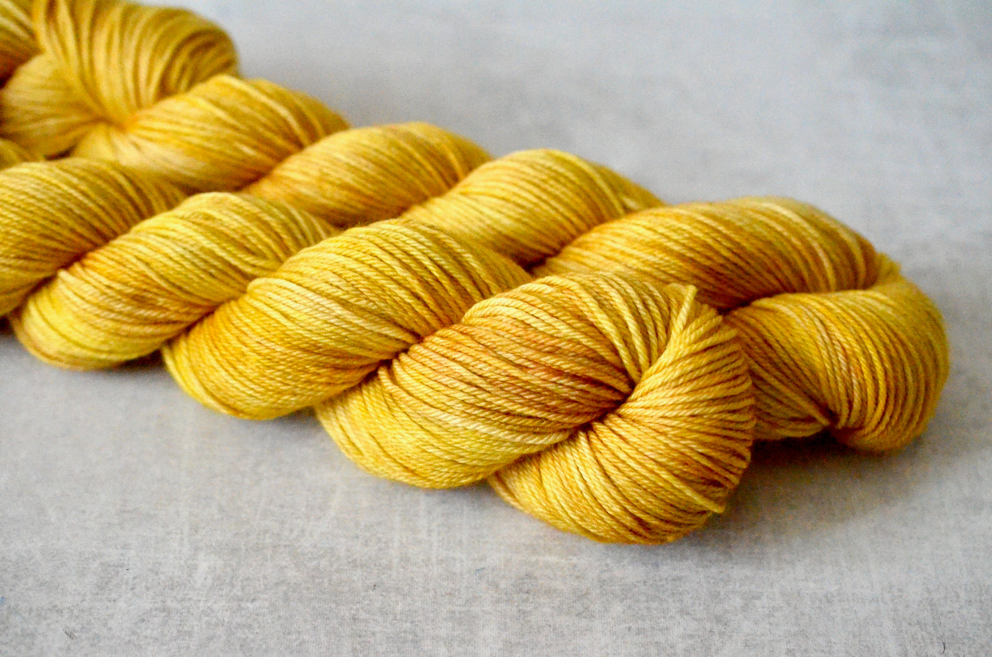 Golden Glow [merino dk]