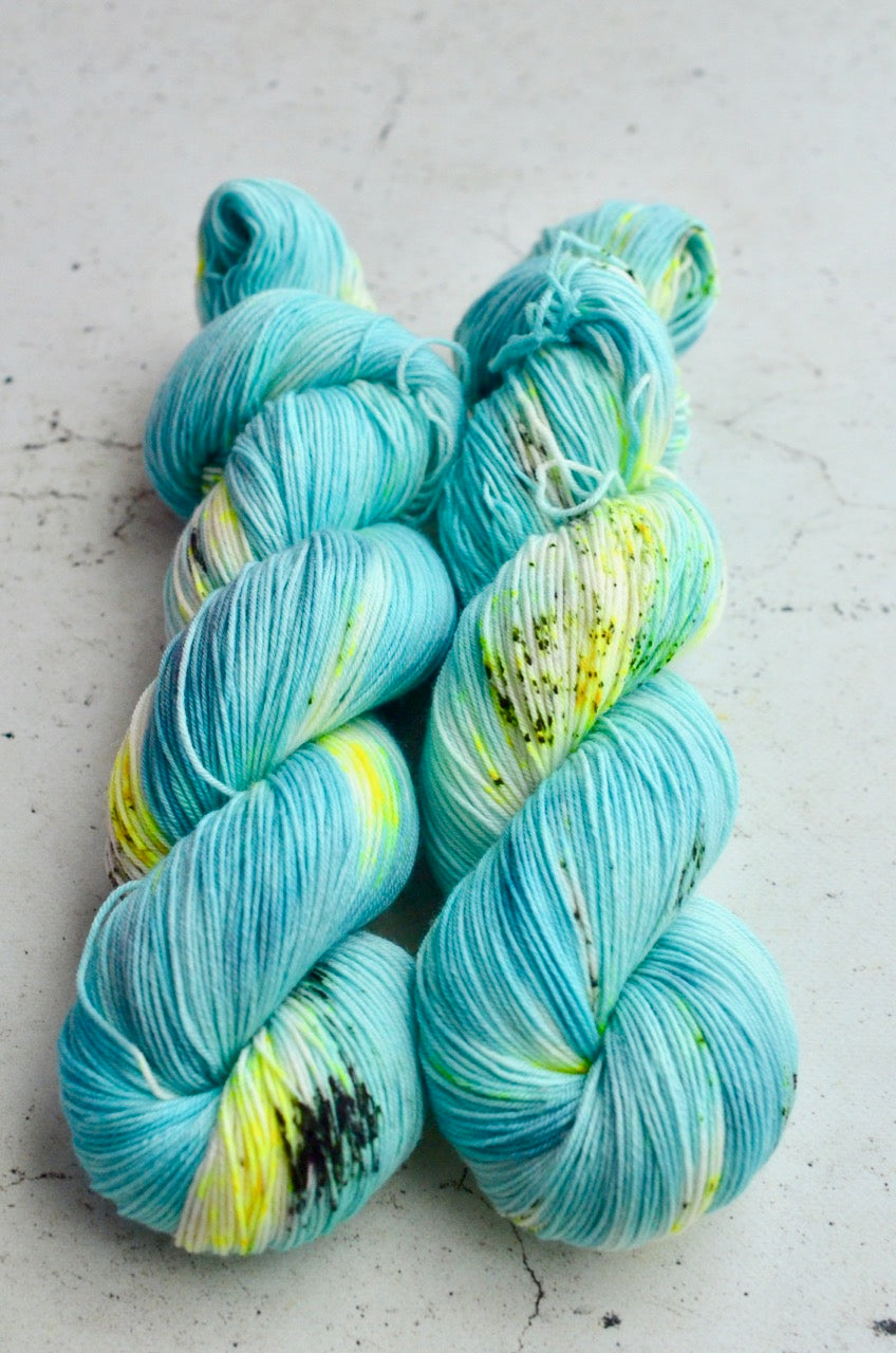 Electric Parakeet [bounce sock]