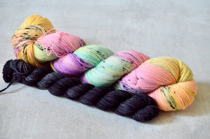 Rainbow Sherbet II: Rainbow Reckoning [sock set]