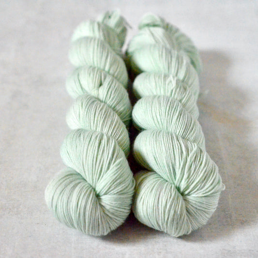 A Hint of Mint [bounce sock]