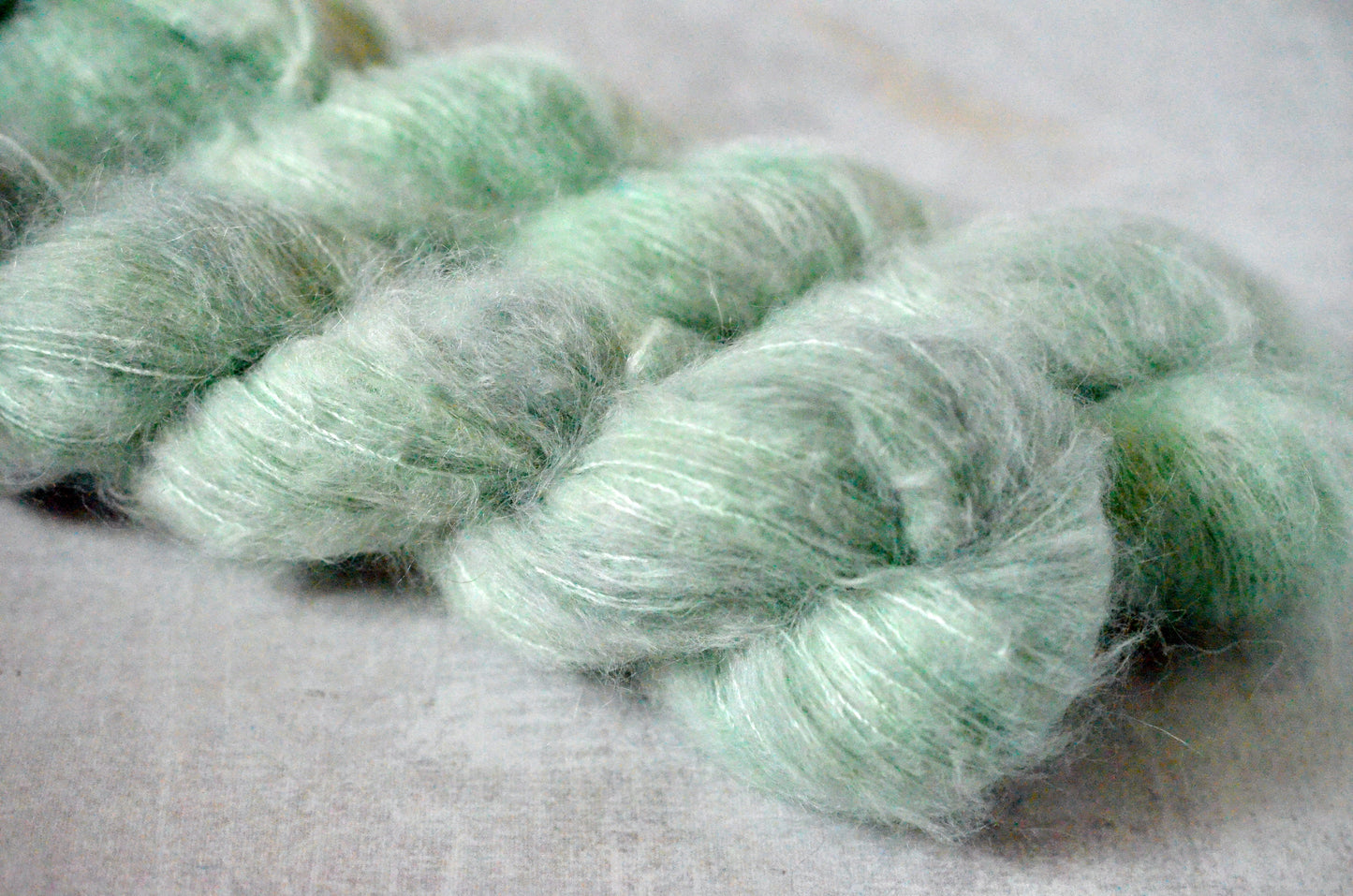 A Hint of Mint [suri lace]