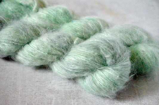 A Hint of Mint [suri lace]
